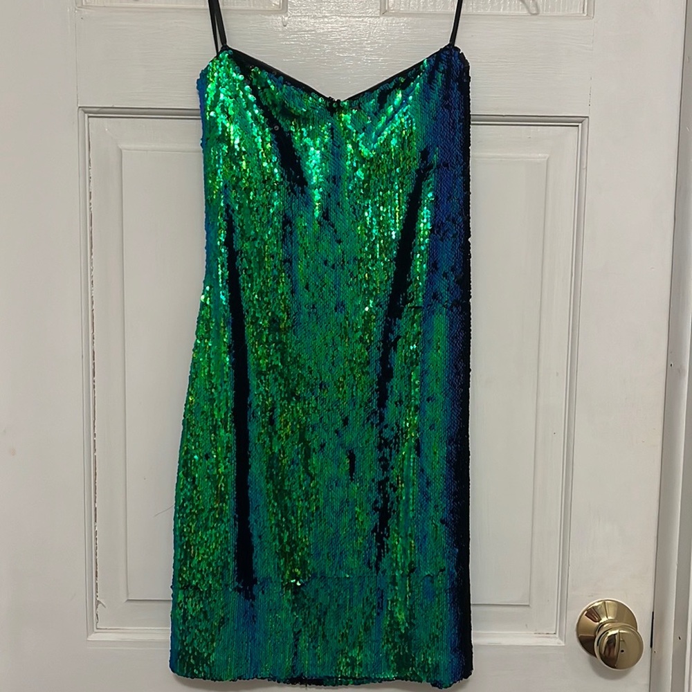 COLOR CHANGING SEQUIN DRESS!